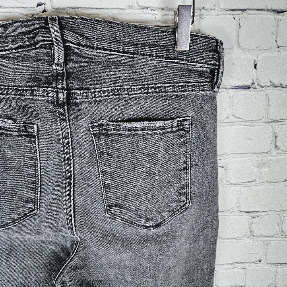 BDG UO URBAN OUTFITTERS | crop twig high rise skinny distressed frayed hem jeans